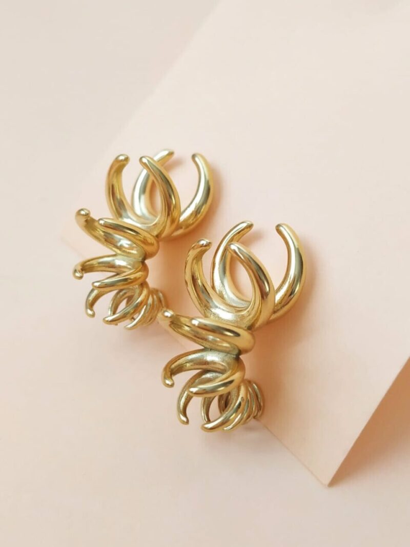 Pendientes Azalea Dorados.-