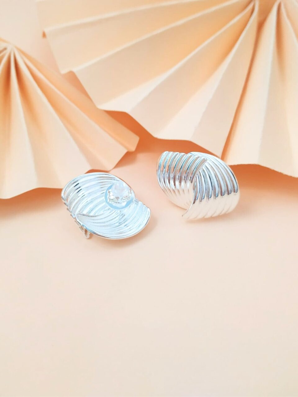 pendientes dalia plateado..