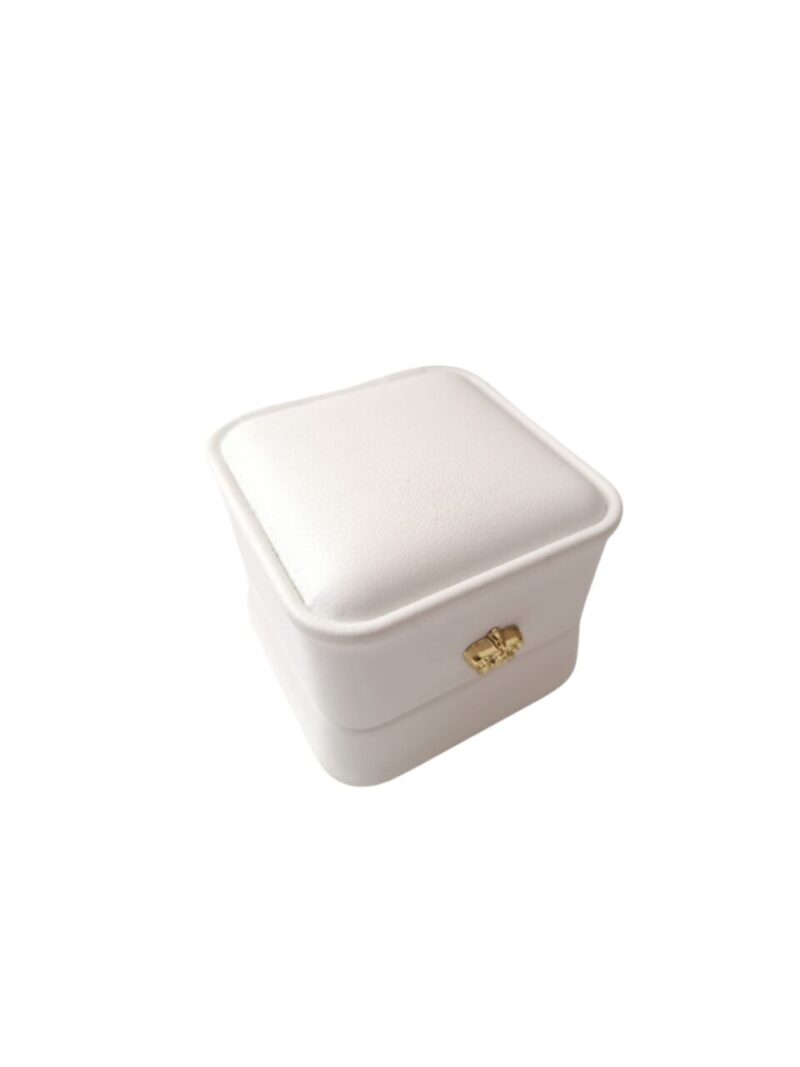 caja anillo blanca